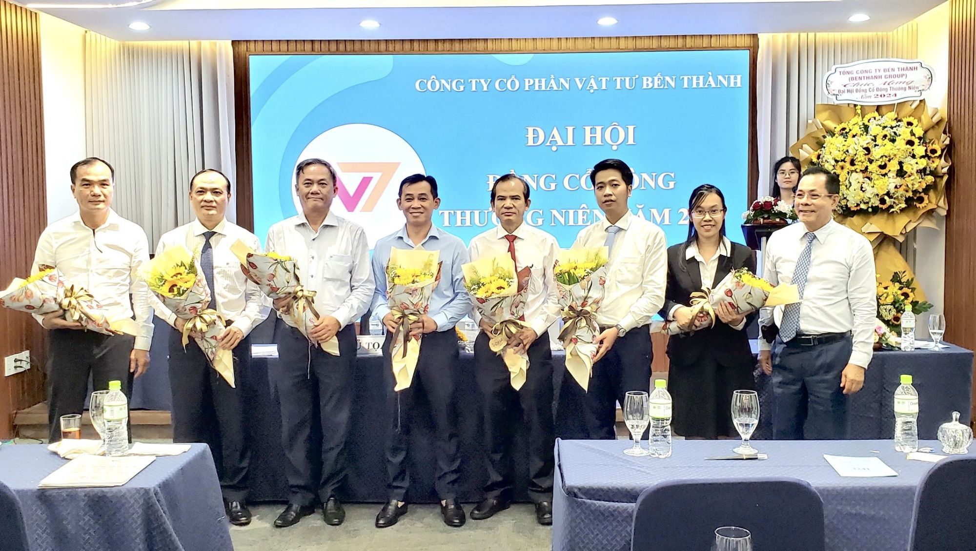 Banner trang cổ đông